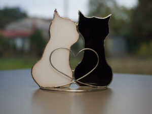 Suncatcher A couple in love Two cats shelf sitters, stained glass window is a unique handmade decor, a great idea for anniversary, birthday and Christmas gift for animal lover. This cute miniature art can decorate your home and garden outdoor decor.
