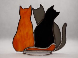 Suncatcher Three cats shelf sitters, stained glass window is a unique handmade decor, a great idea for anniversary, birthday and Christmas gift for animal lover. This cute miniature art can decorate your home and garden outdoor decor.